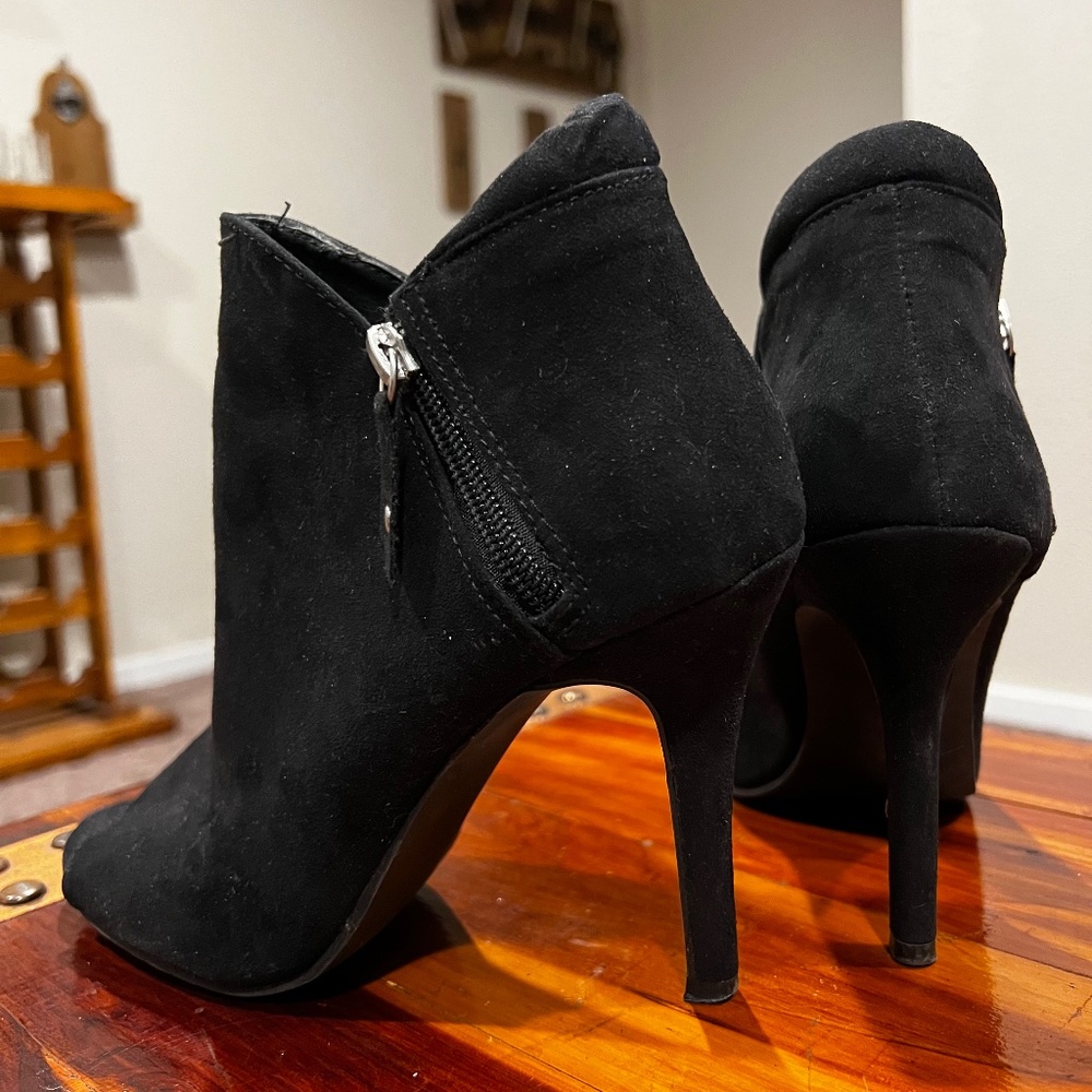 Open Booties - Picture 4 of 5